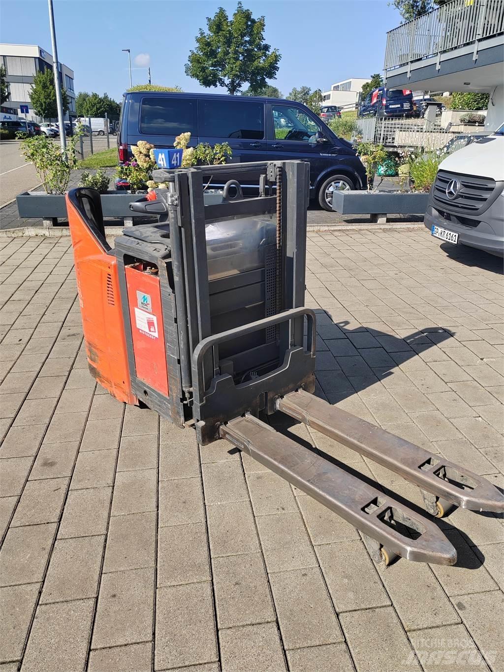 Linde L12 LHP SP Pedestrian stacker