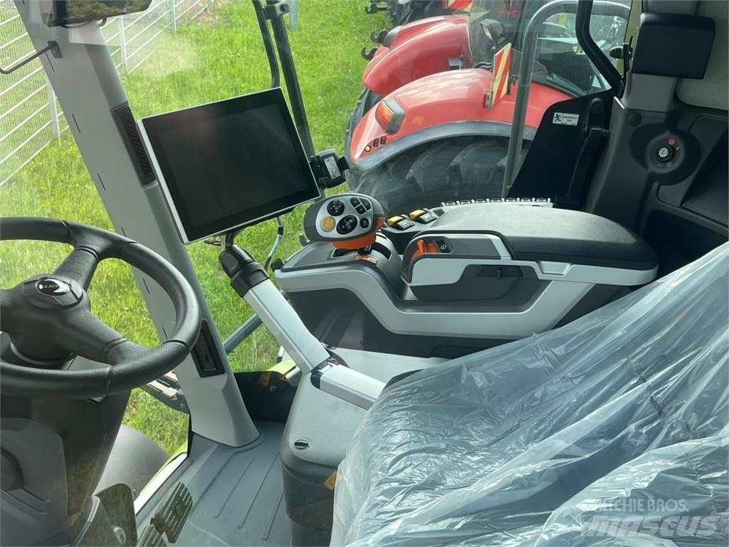 CLAAS 7700 TT Combine Harvesters