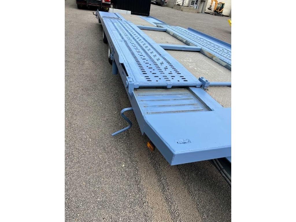 Renders RMAC 6-6 Flatbed Trailers