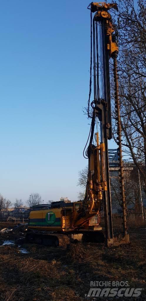 Bauer RTG 16 T Vibratory Pile Drivers