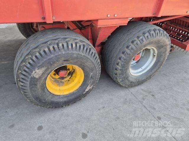 Kverneland TA 465 Speciality Trailers