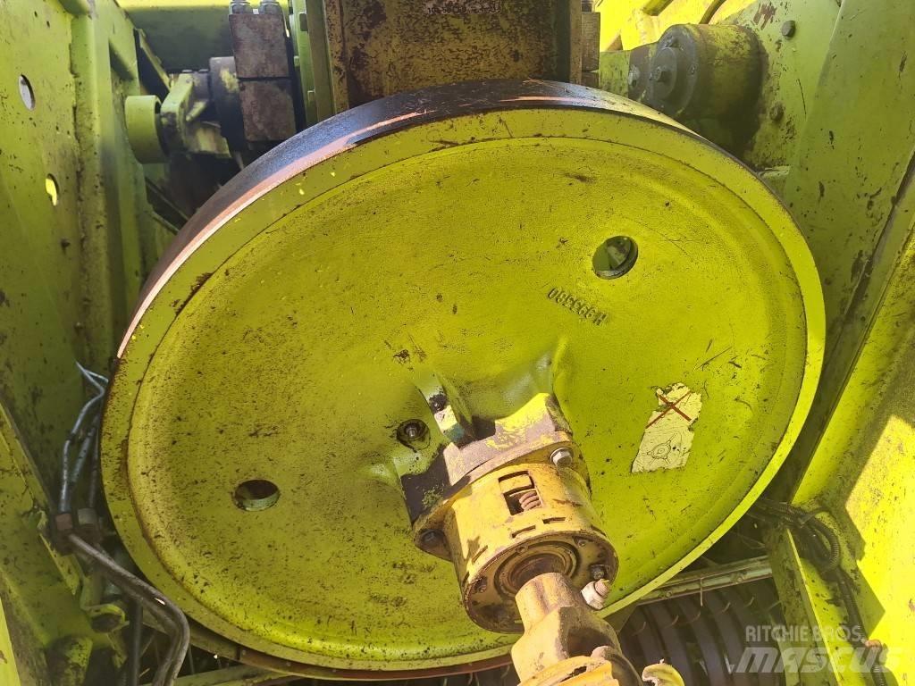 CLAAS Quadrant 1200 Square Balers