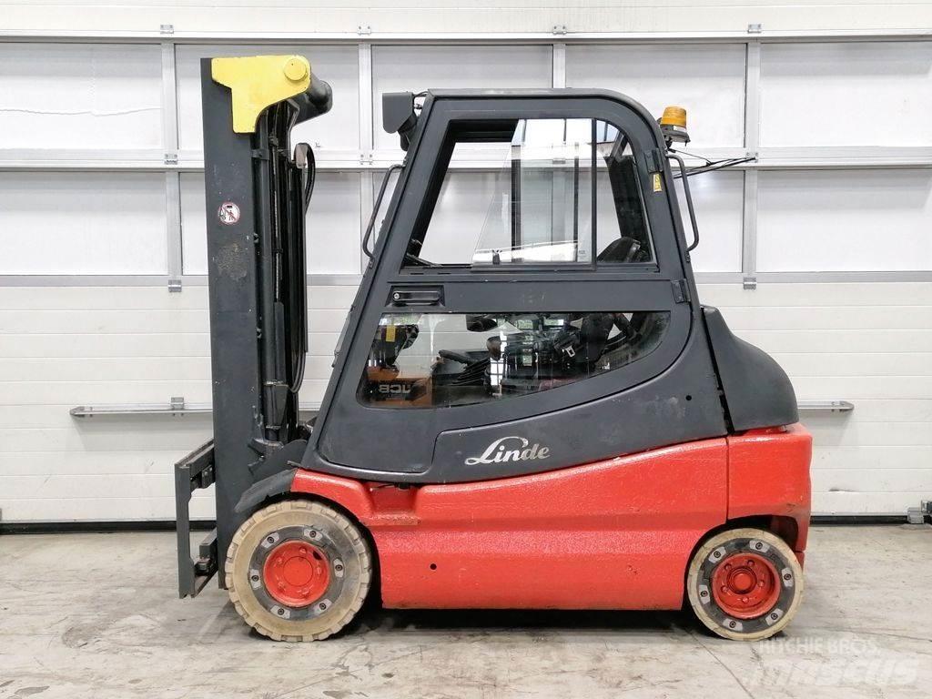 Linde E30-03 Electric Forklifts
