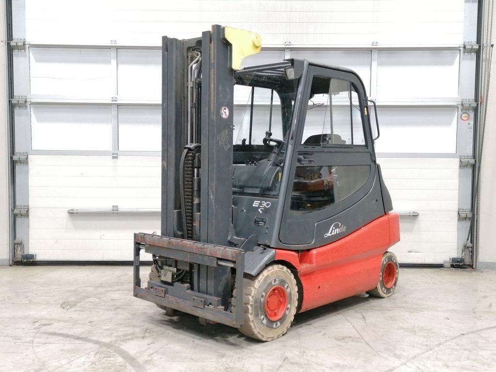 Linde E30-03 Electric Forklifts