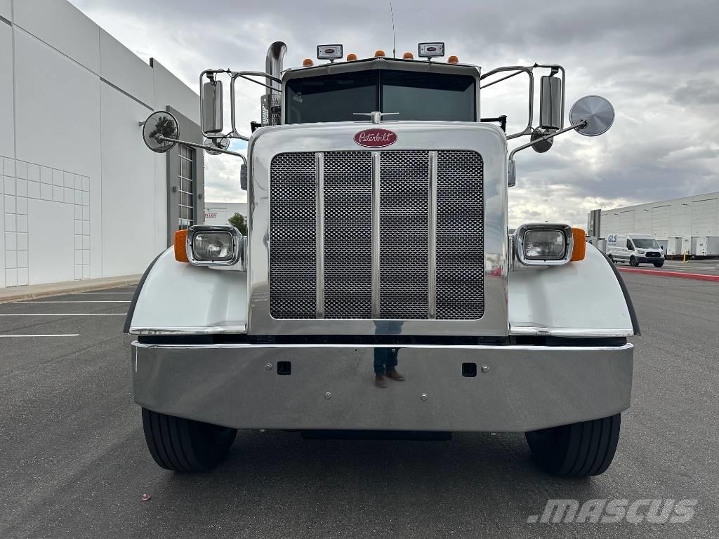 Peterbilt 365 Demountable Trucks