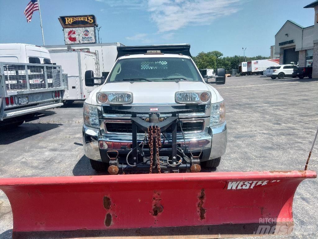 Chevrolet 3500 HD Dump Trucks