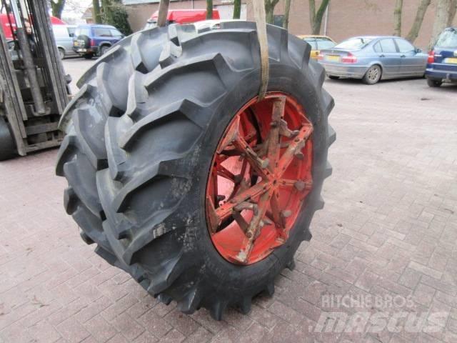 Taurus 16.9/34 Tires, wheels and rims