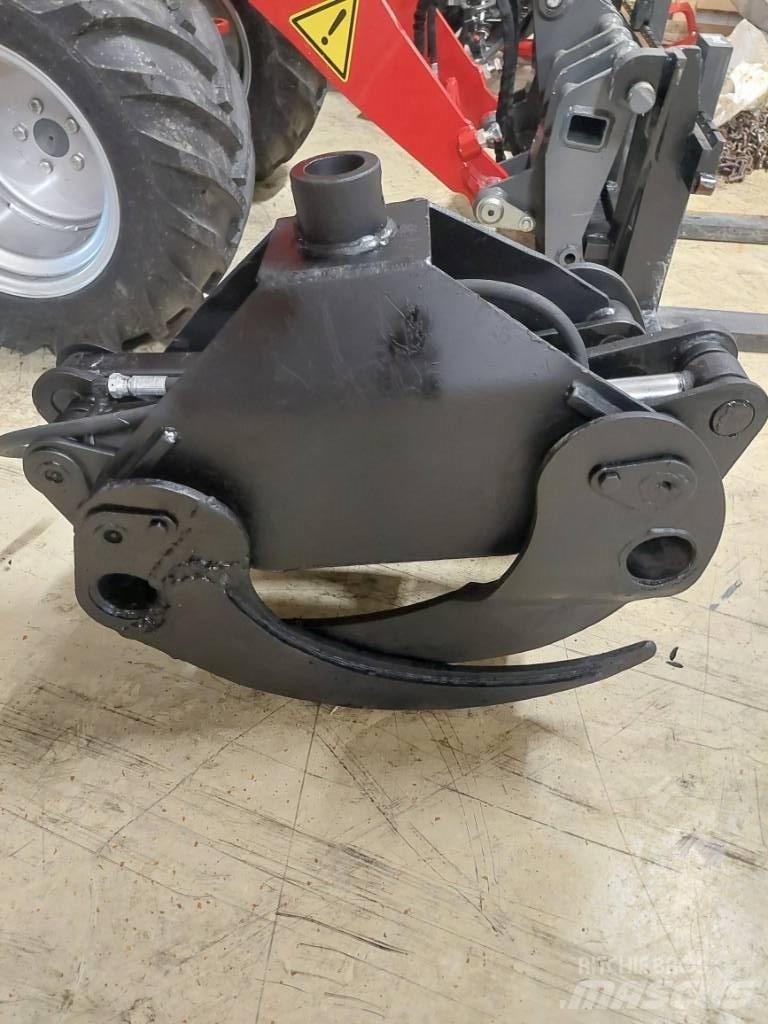  Risukoura Grapples/Grapple Trucks