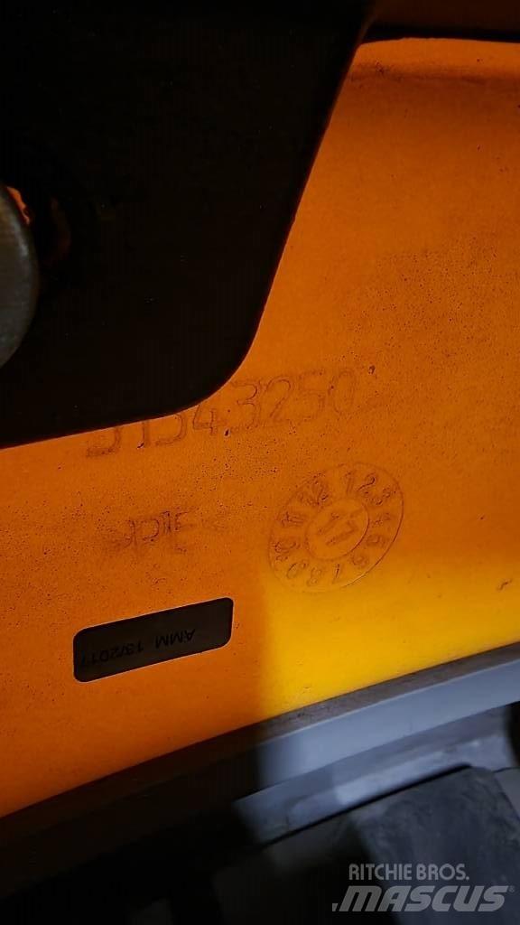 Jungheinrich EZS570 Conventional Trucks / Tractor Trucks