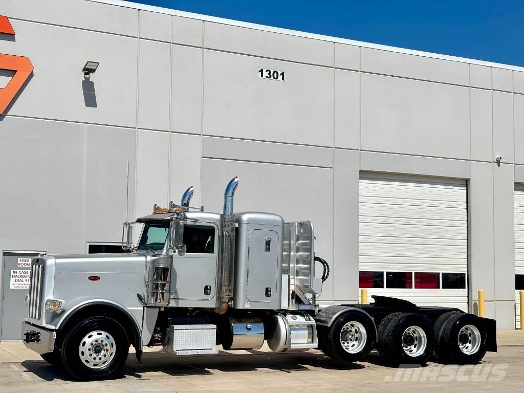 Peterbilt 388 Conventional Trucks / Tractor Trucks