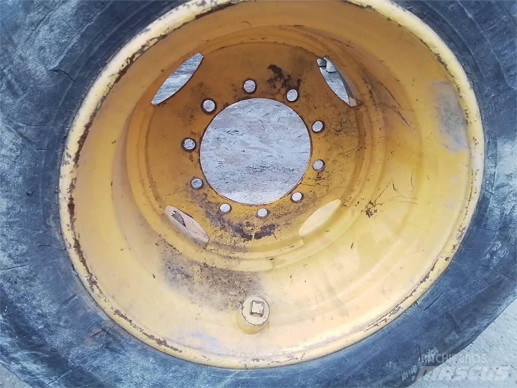 Ösa 250 20x26,5 Tires, wheels and rims