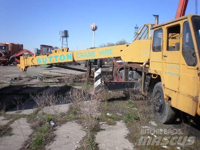 Kato 16T Rough Terrain Cranes