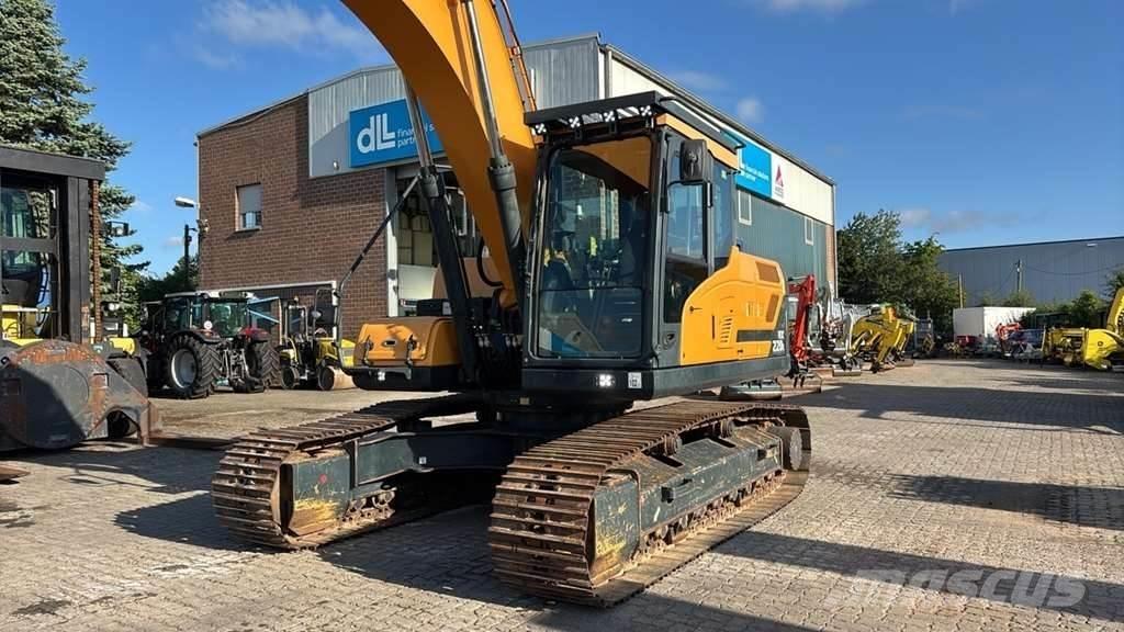 Hyundai HX220L Special excavators