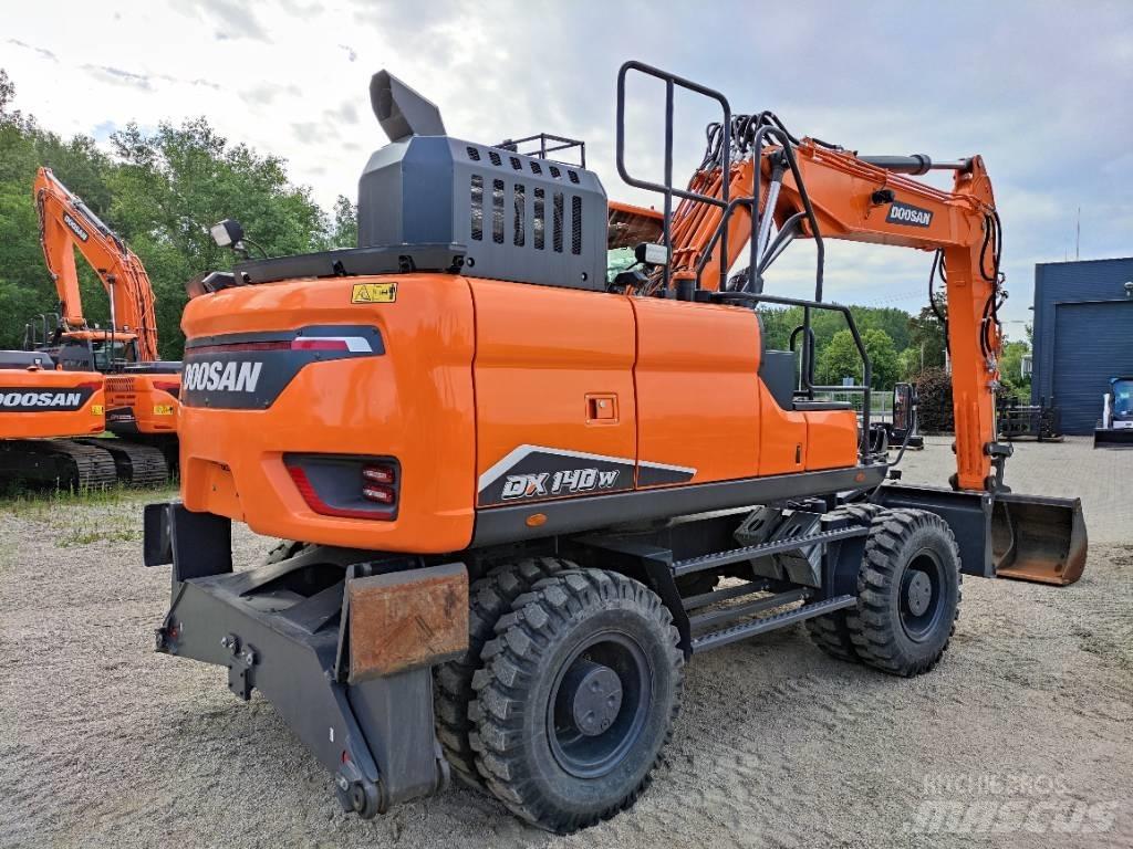 Doosan DX140W-7 Wheeled Excavators