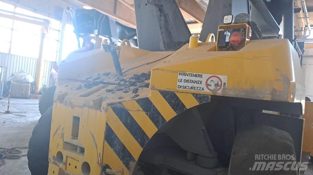  CVS F500.RS3 Reach Stackers