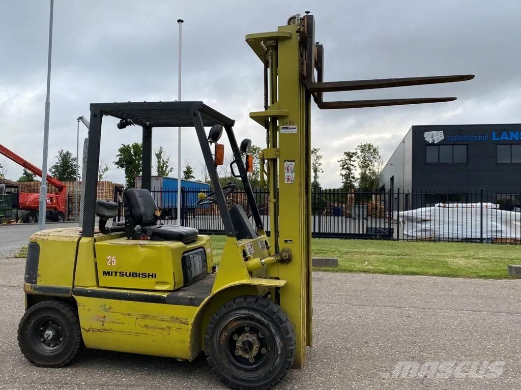 Mitsubishi FD25T Diesel Forklifts