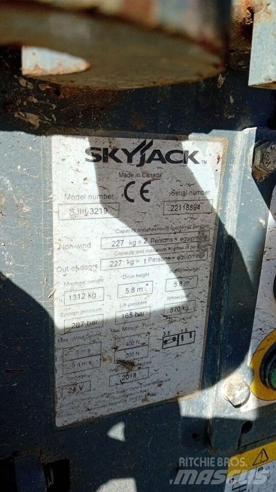 SkyJack SJ 3219 Scissor Lifts