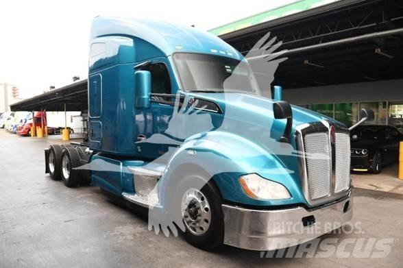 Kenworth T680 Conventional Trucks / Tractor Trucks