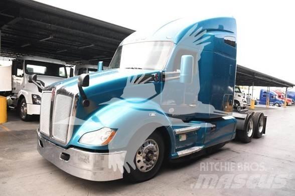 Kenworth T680 Conventional Trucks / Tractor Trucks