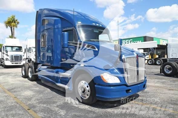 Kenworth T680 Conventional Trucks / Tractor Trucks