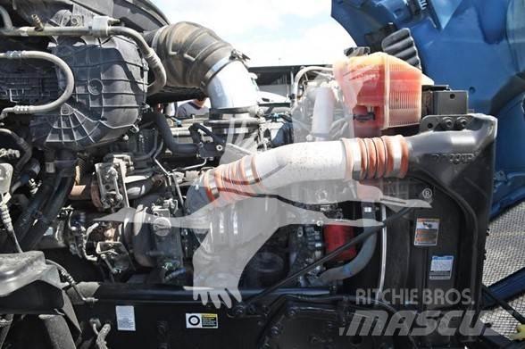 Kenworth T680 Conventional Trucks / Tractor Trucks