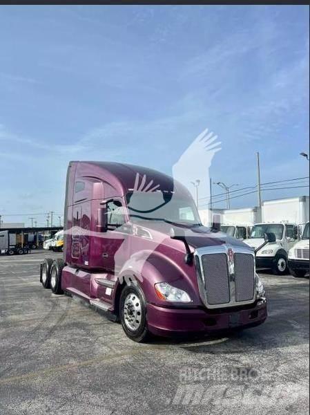 Kenworth T680 Conventional Trucks / Tractor Trucks