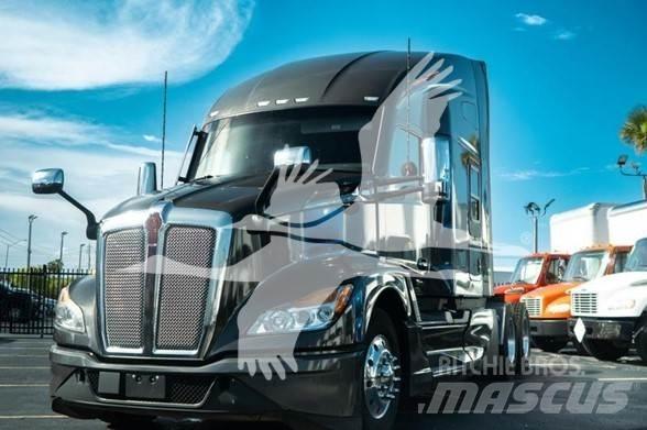 Kenworth T680 Conventional Trucks / Tractor Trucks