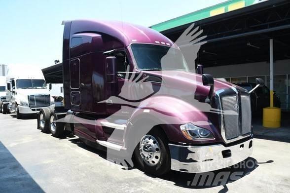 Kenworth T680 Conventional Trucks / Tractor Trucks
