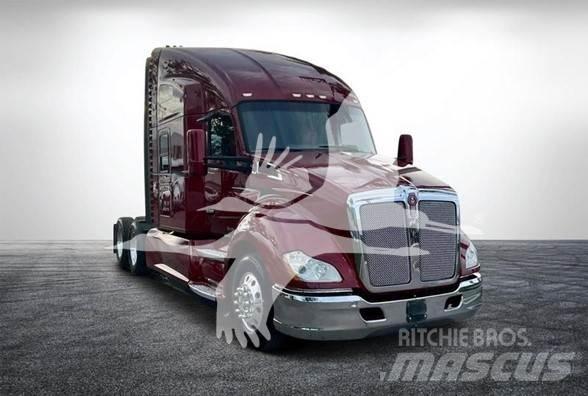 Kenworth T680 Conventional Trucks / Tractor Trucks