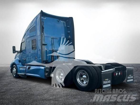 Kenworth T680 Conventional Trucks / Tractor Trucks