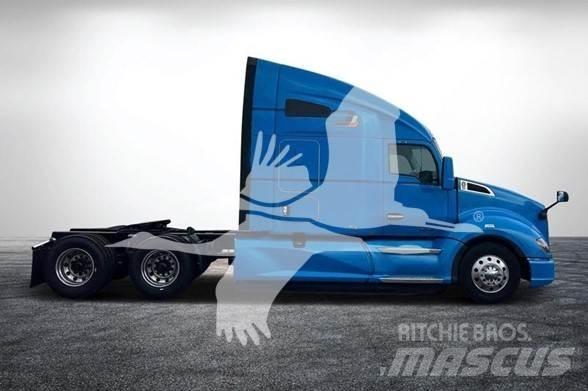 Kenworth T680 Conventional Trucks / Tractor Trucks