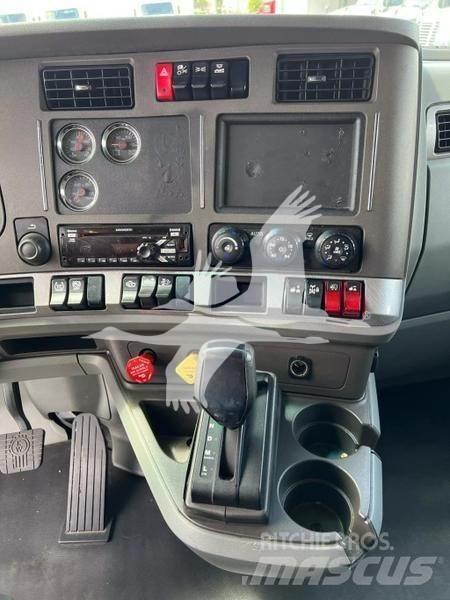 Kenworth T680 Conventional Trucks / Tractor Trucks