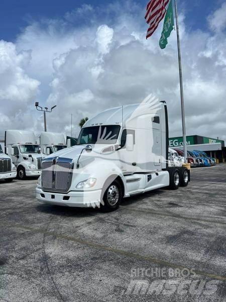 Kenworth T680 Conventional Trucks / Tractor Trucks