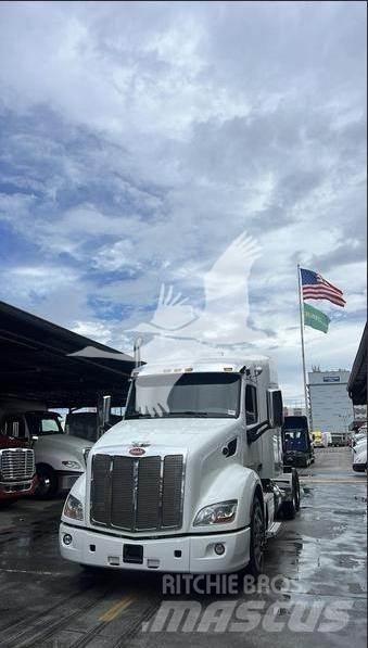 Peterbilt 579 Conventional Trucks / Tractor Trucks
