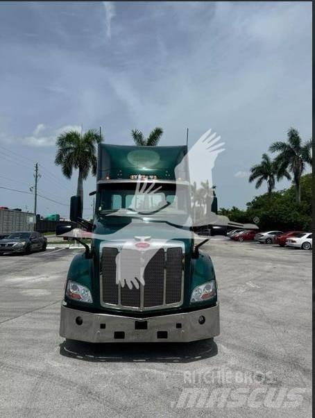Peterbilt 579 Conventional Trucks / Tractor Trucks