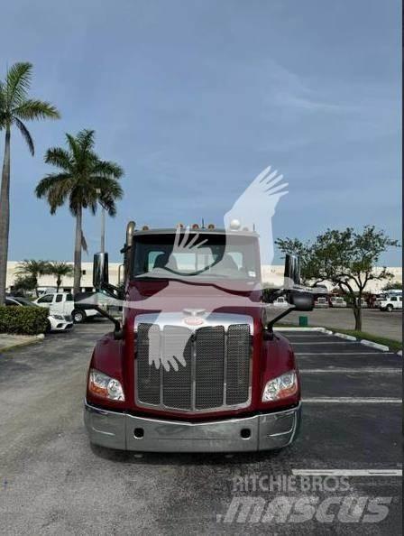 Peterbilt 579 Conventional Trucks / Tractor Trucks
