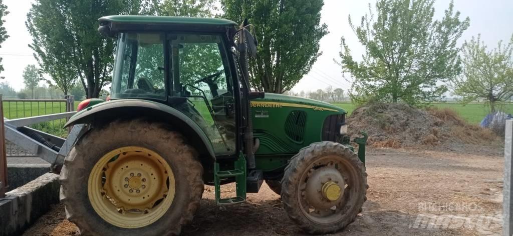 John Deere 5820 Tractors