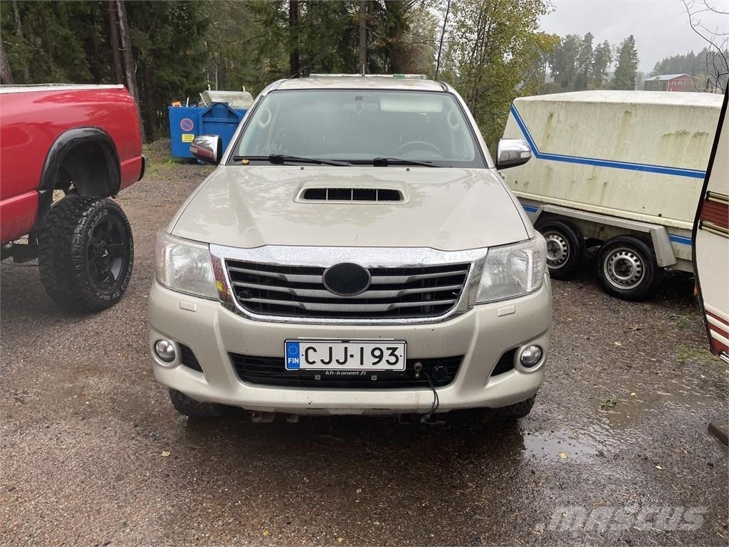 Toyota Hilux Work Trucks / Municipal