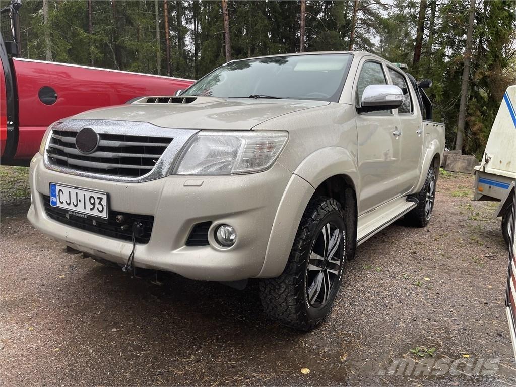 Toyota Hilux Work Trucks / Municipal