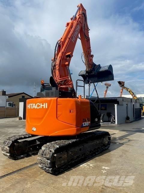 Hitachi 135 US-6 Crawler Excavators