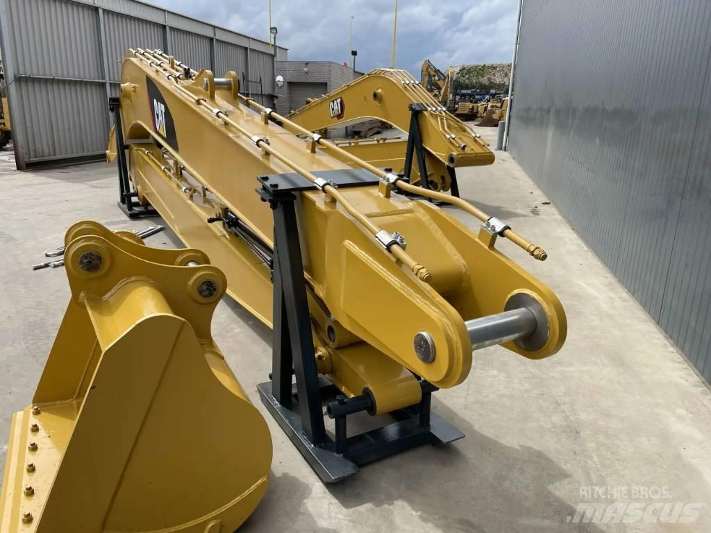 CAT 323E 15m Set Backhoes