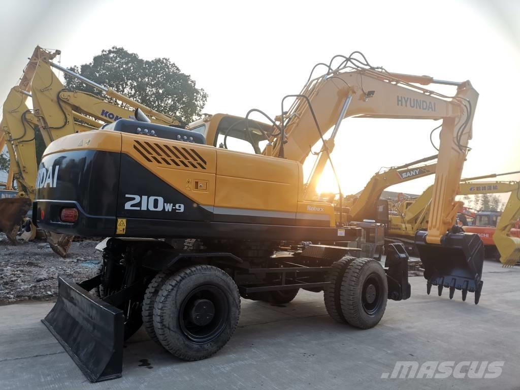 Hyundai R210W-9 Wheeled Excavators