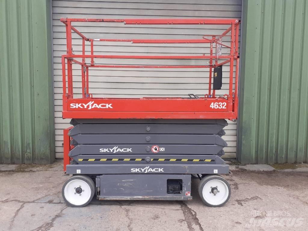 SkyJack SJ III 4632 Scissor Lifts