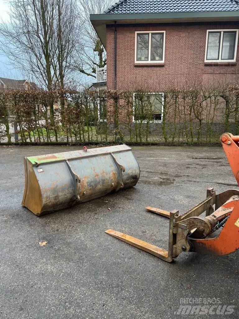 Atlas AR 75 Wheel Loaders