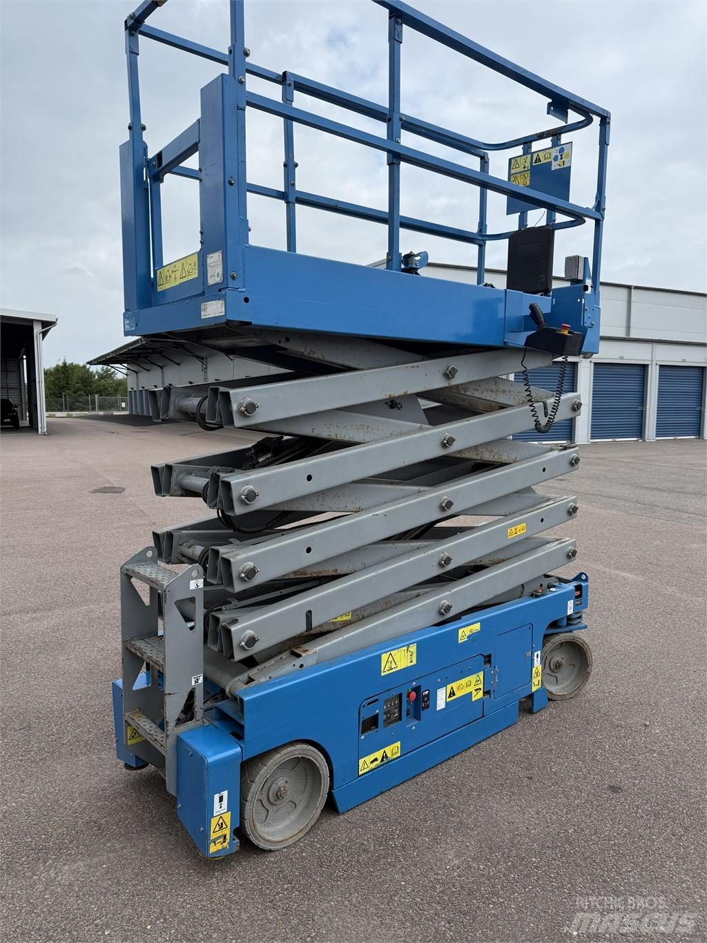 Genie GS3232 Scissor Lifts