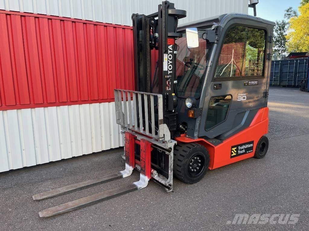 Toyota 8 FBMKT 30 Electric Forklifts