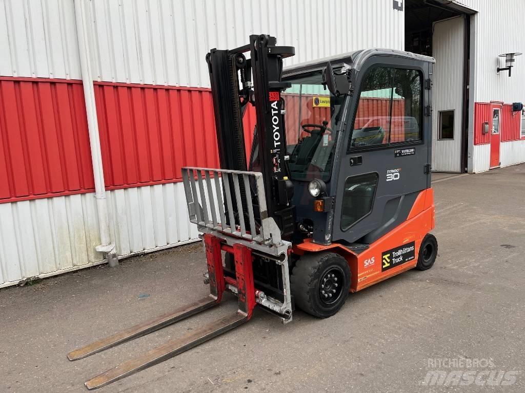 Toyota 8 FBMKT 30 Electric Forklifts