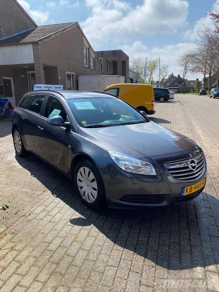 Opel Insignia Automobiles / SUVS