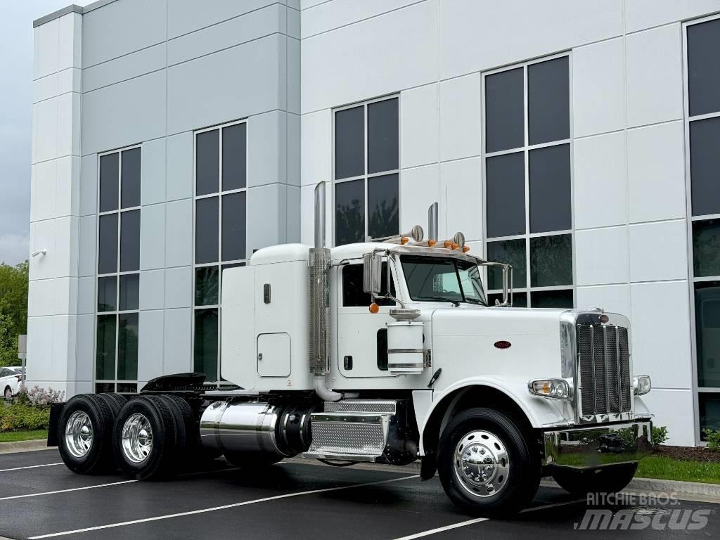 Peterbilt 389 Conventional Trucks / Tractor Trucks