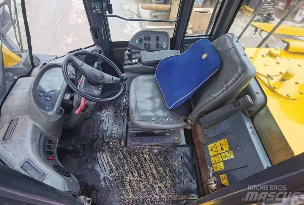 Komatsu WA 380 Wheel Loaders